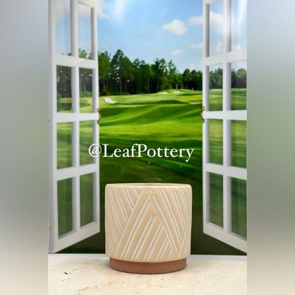 Andino Beige/White Ceramic Planter Pot without drainage hole - Picture 9 of 9